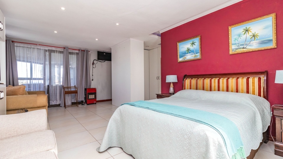 7 Bedroom Property for Sale in Kleinmond Western Cape